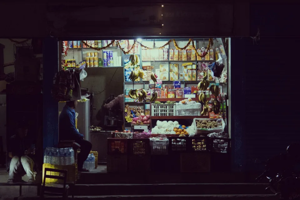 Gạo, dầu, nước mắm